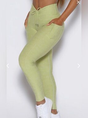 Bombshell Sportswear Charm Fit Leggings in Serpentine
